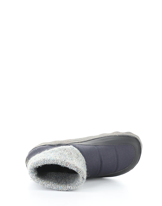 Close252Asp 001 Navy Round Toe Boots