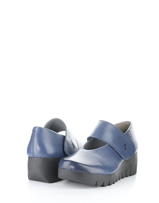 Vari188Fly Navy Velcro Shoes