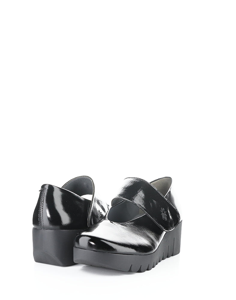 Vari188Fly 008 Black Velcro Shoes