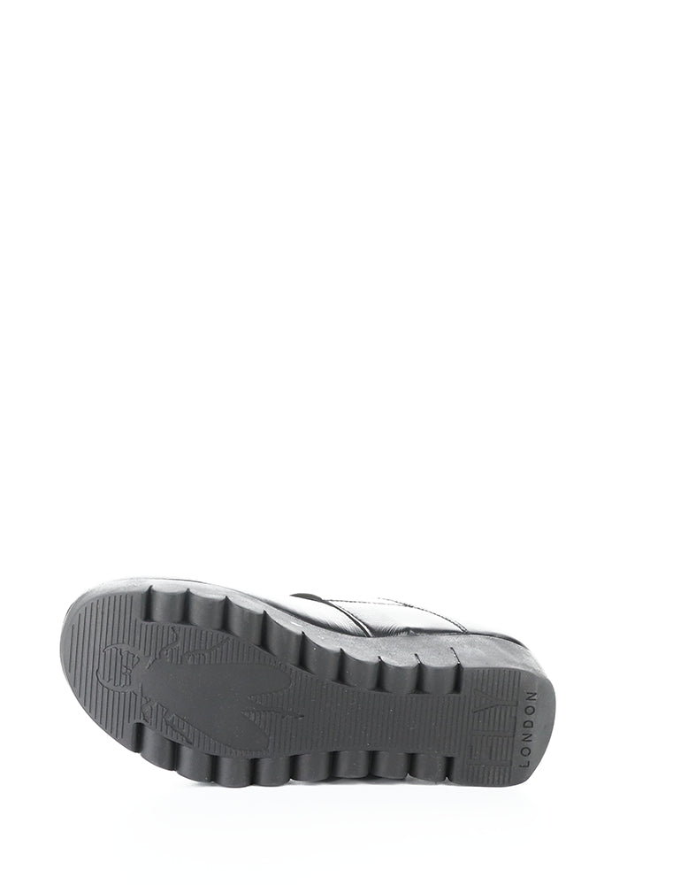 Vari188Fly 008 Black Velcro Shoes