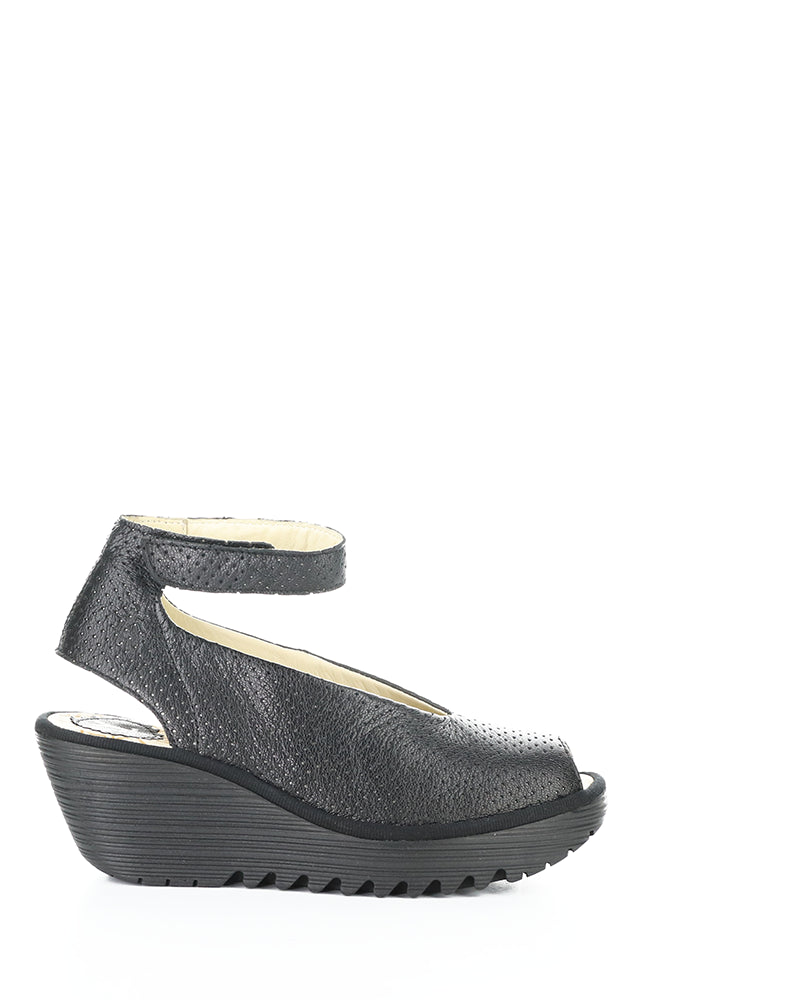 Yala376Fly Perf 055 Black Velcro Sandals