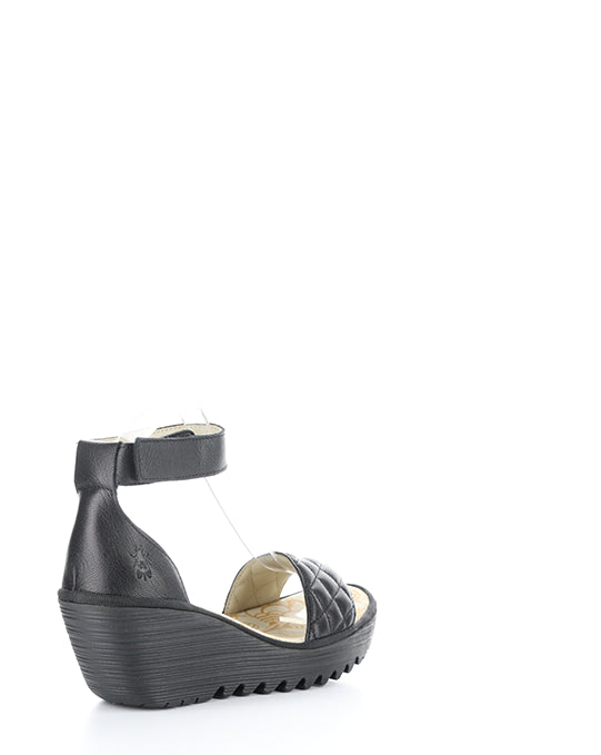 YARU471FLY 000 BLACK MOUSSE