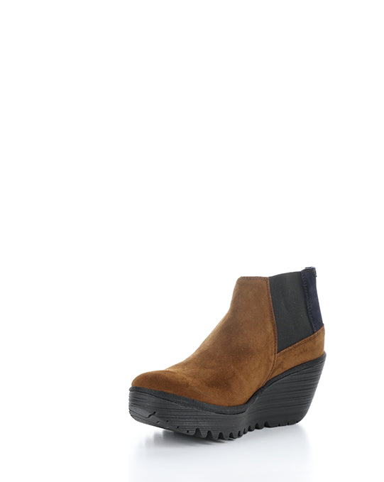 YEGO400FLY 010 CAMEL/NAVY OIL SUEDE