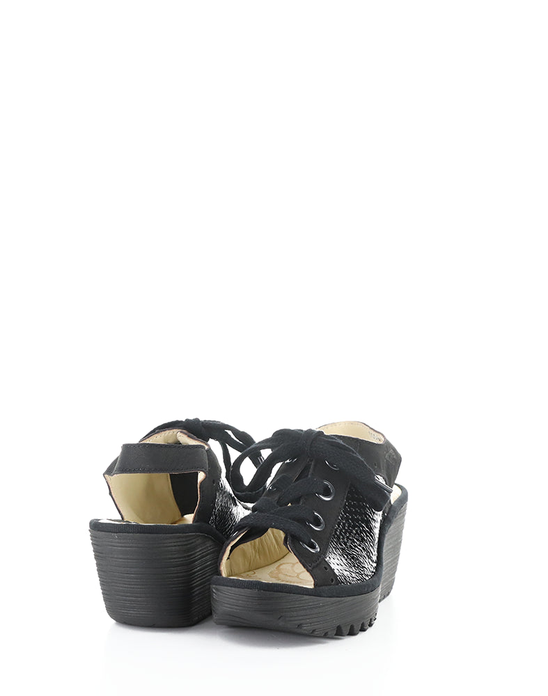 Yuta617Fly 017 Black Round Toe Sandals