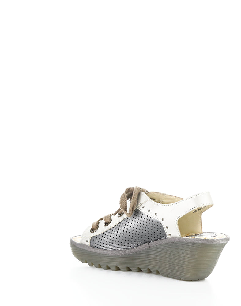 Yuta617Fly 018 Silver/Plomo Round Toe Sandals