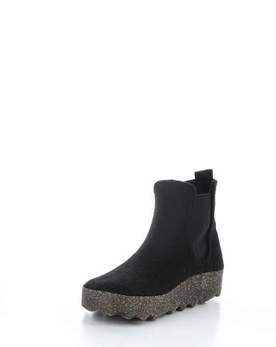 CAIA084ASP Black Round Toe Boots