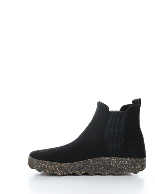 CAIA084ASP Black Round Toe Boots
