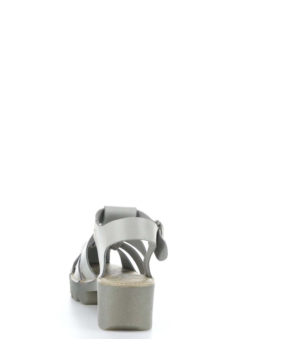 EMME511FLY CLOUD Round Toe Shoes|EMME511FLY Chaussures �� Bout Rond in Blanc